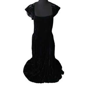 Stunning Elizabeth Wayman Designer black velvet evening gown excellent Size 12